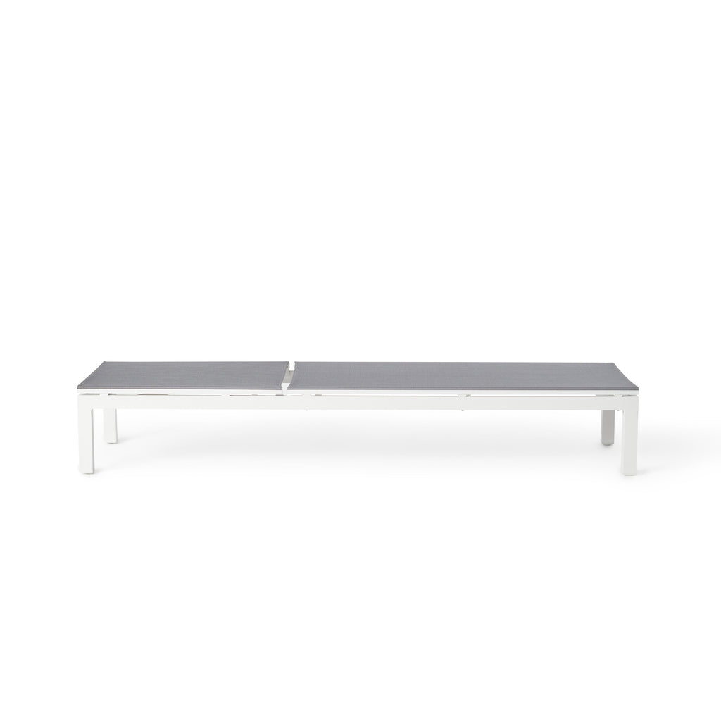 Belvedere Chaise in White Aluminum and Silver Mesh