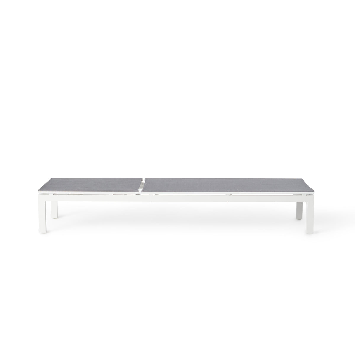 Belvedere Chaise in White Aluminum and Silver Mesh