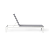 Belvedere Chaise in White Aluminum and Silver Mesh