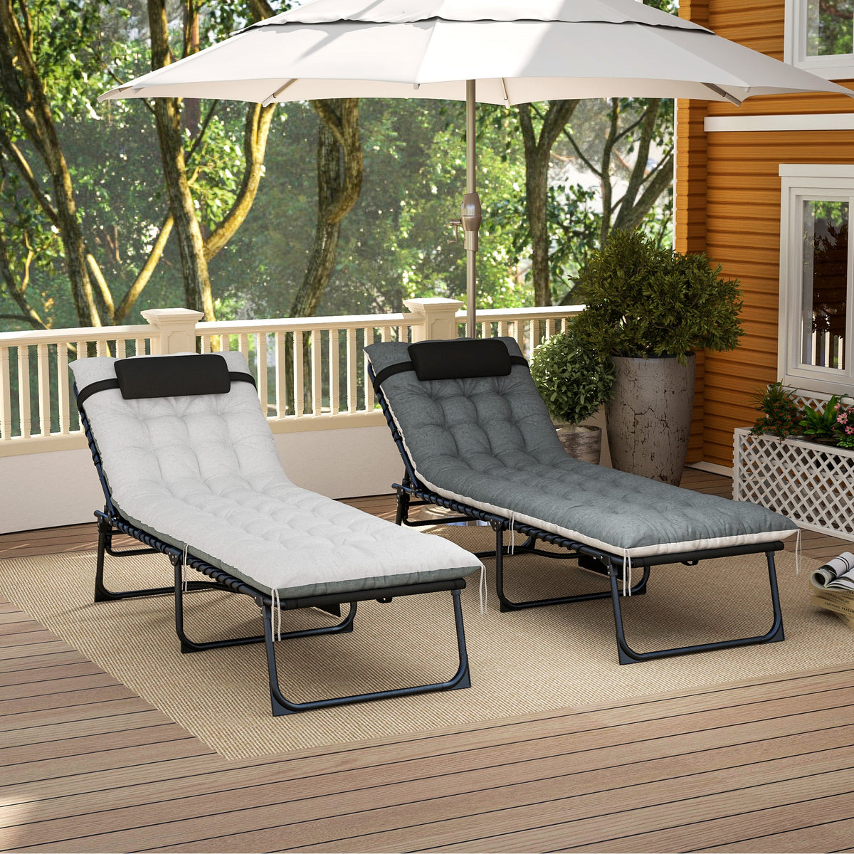 Set of 2 Folding Lounge Chairs with Cushion and Side Pocket, Black/Grey