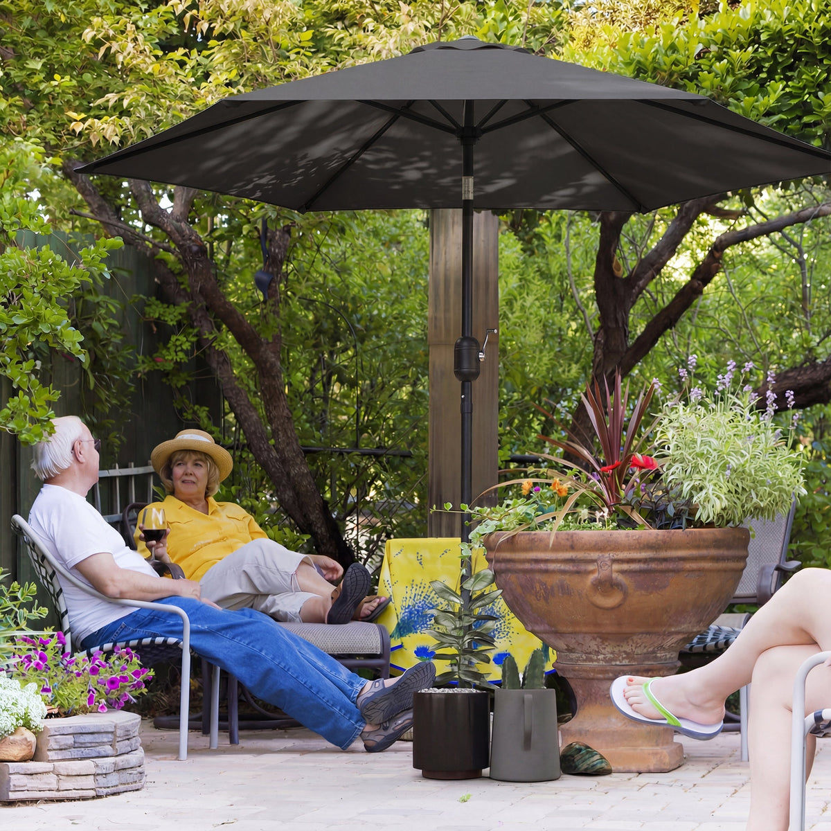 2.6 m Garden Parasol with Tilt, Crank, Vent & Aluminium Pole, Black