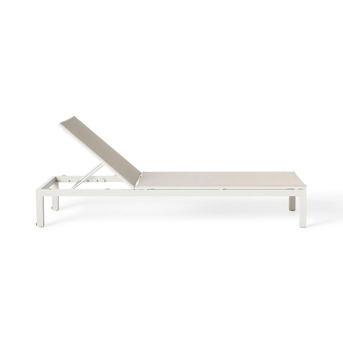 Belvedere Chaise in Dune Aluminum & Mesh