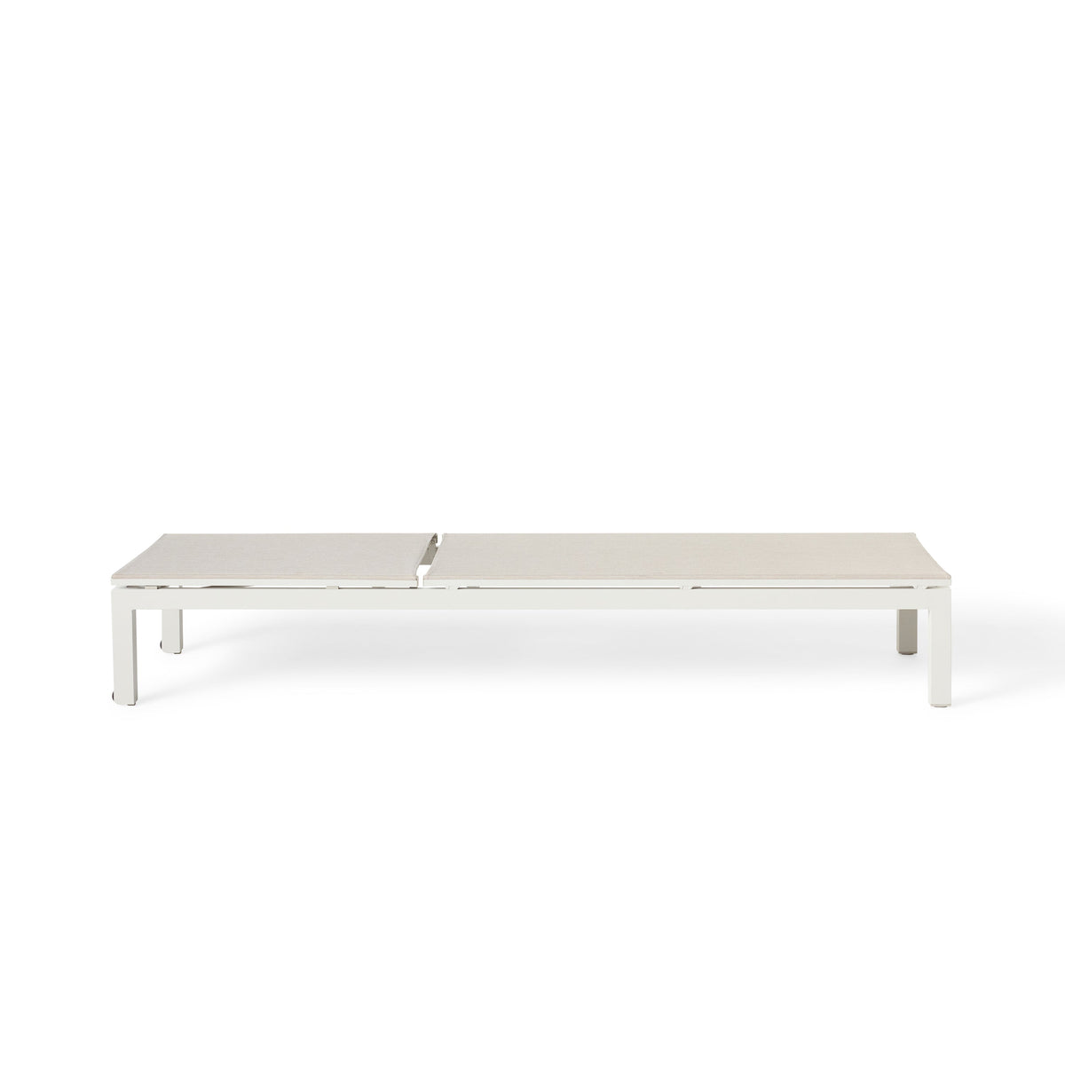 Belvedere Chaise in Dune Aluminum & Mesh