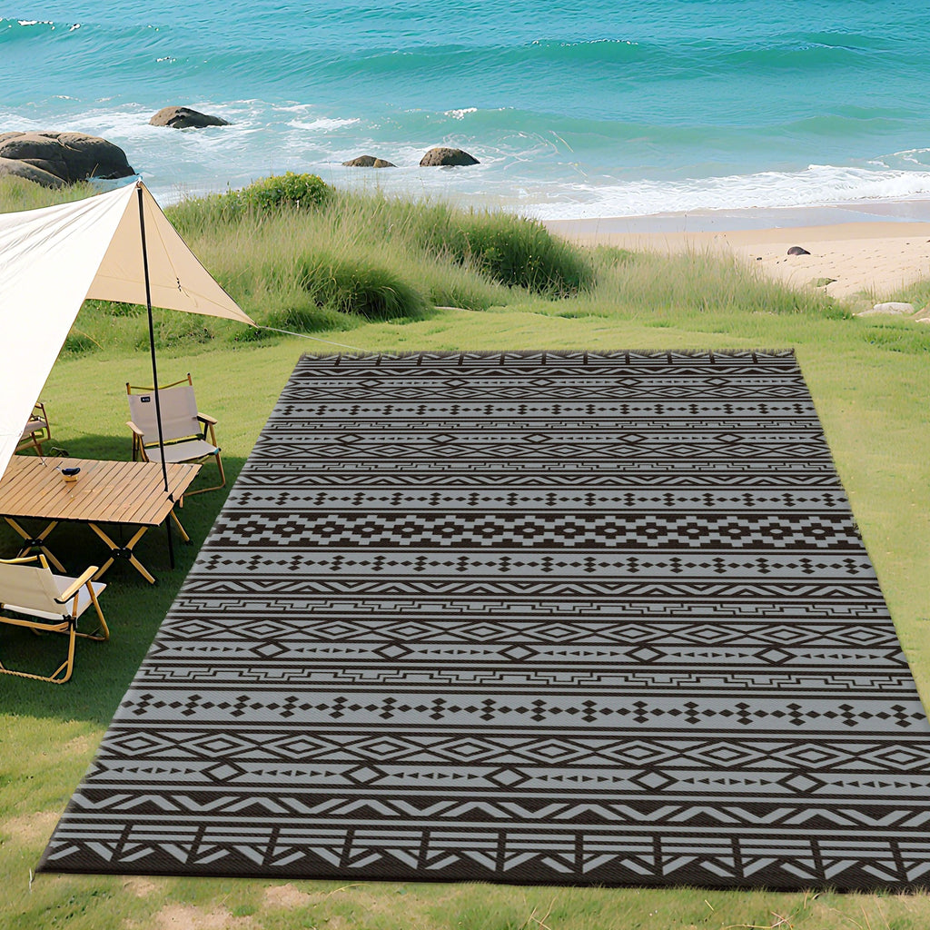 9' x 18' Reversible Outdoor Rug, Black Gray Geometric