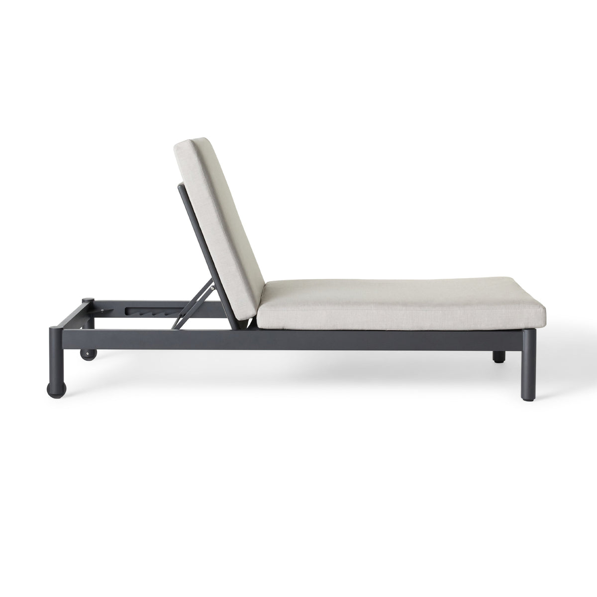 Stinson Chaise in Charcoal Aluminum