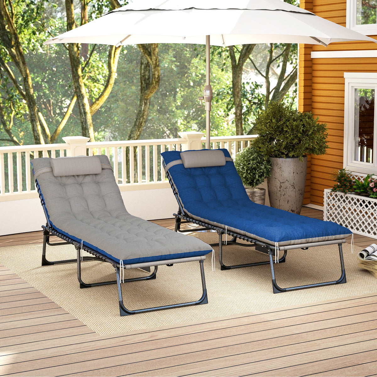 Set of 2 Folding Lounge Chairs with Cushion and Side Pocket, Brown/Blue